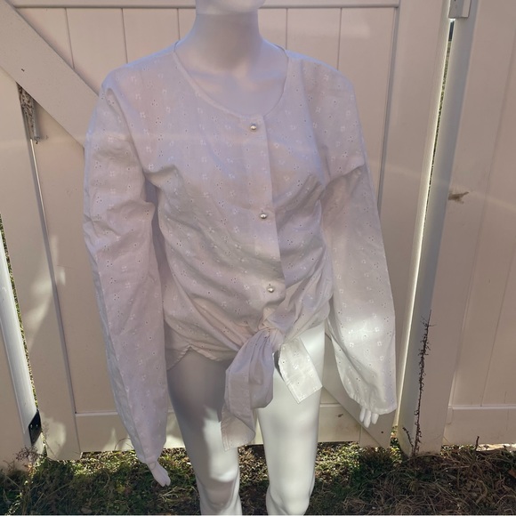 VTG WHITE EYELET PEARL BUTTON DOWN LONG SLEEVE WOMENS TOP SIZE LARGE COTTAGE - Picture 1 of 6